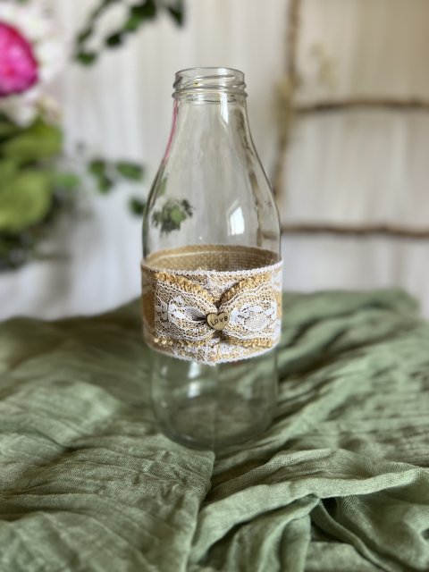 Váza lahev s jutou