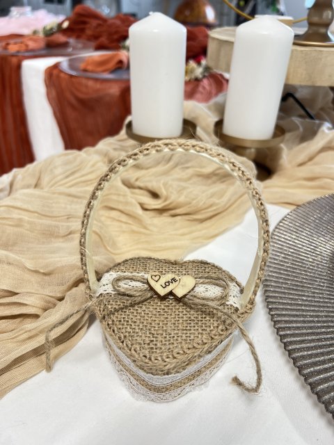 Košíček na prstýnky z juty