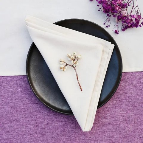 Bílý ubrousek látkový