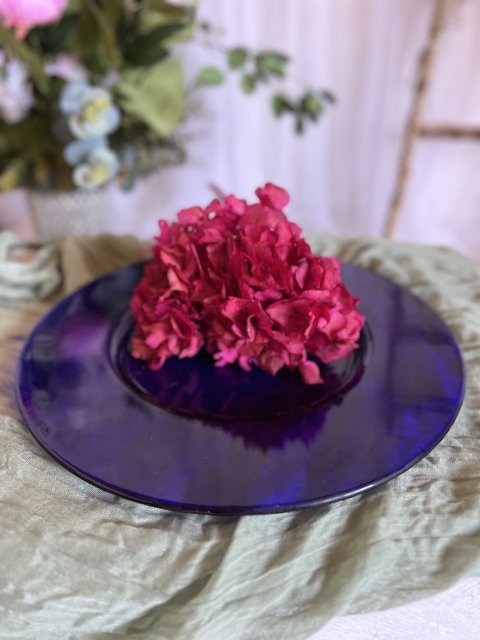 Skleněný modrý servírovací talíř