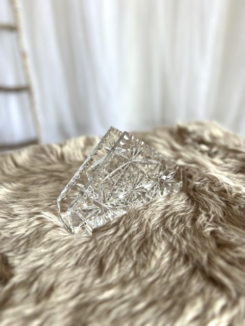 Broušený držák na ubrousky