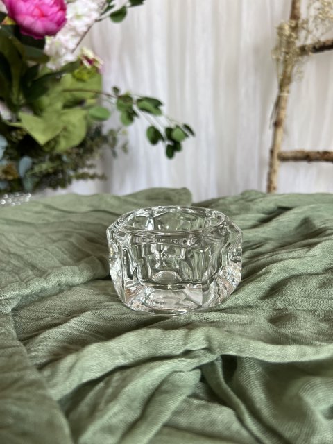 Skleněný popelníček