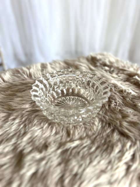 Skleněný popelník broušený