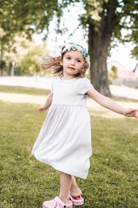 Stříbrné šatičky