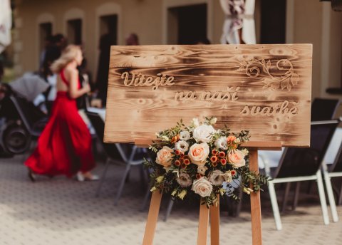 Cedule Vítejte na naší svatbě