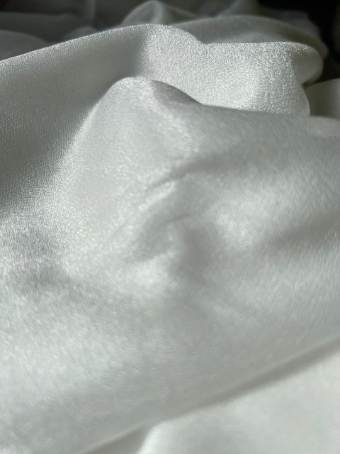 Bílý šifon lesklý 3m