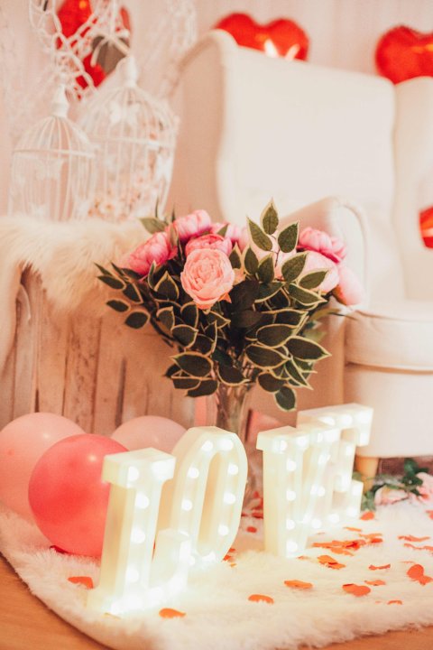 Svítící nápis LOVE 16 cm