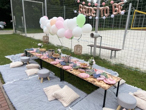 Dřevěný stolek dlouhý