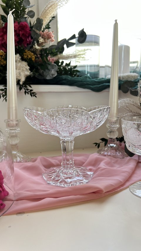 Broušená mistička na nožce