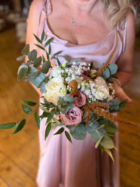 Svatební kytice střední