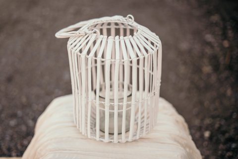 Lucerna dřevěná bílá z přírodního materiálu