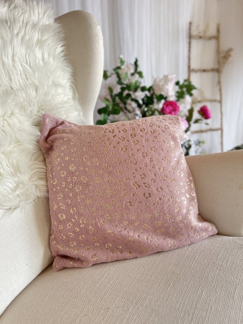Polštář růžový se zlatou aplikací